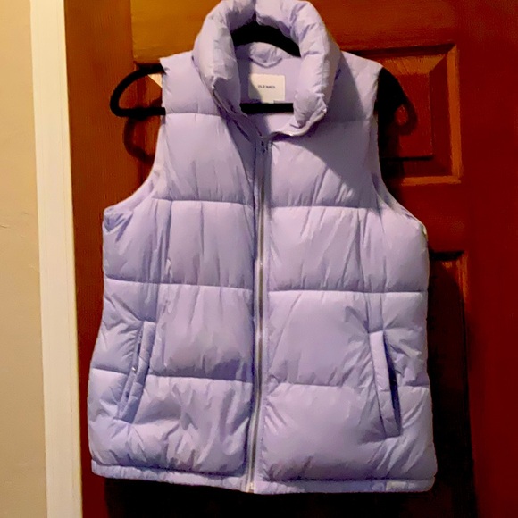 Old Navy Ladies Puffy Vest - Picture 1 of 8